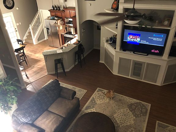 2nd image of 4073 Sidlehill Dr