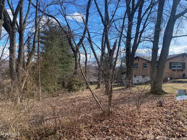 603 Beaumont Dr, Altoona, PA 16602