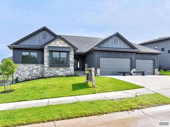 2nd image of 21802 Parkview Dr