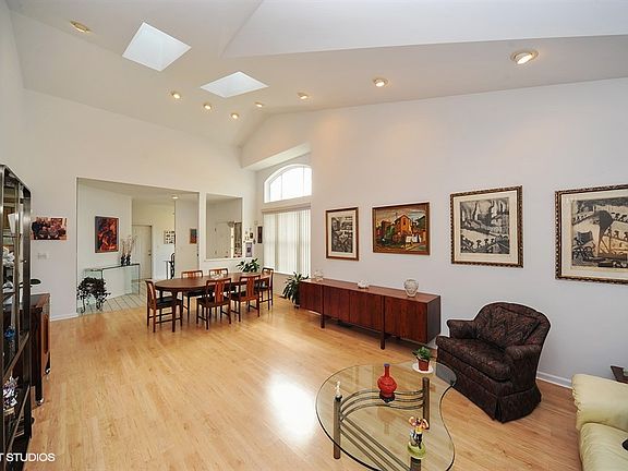 3rd image of 3041 Lexington Ln #14L41