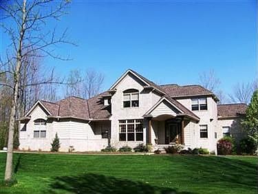 3rd image of 3519 Longwood Dr