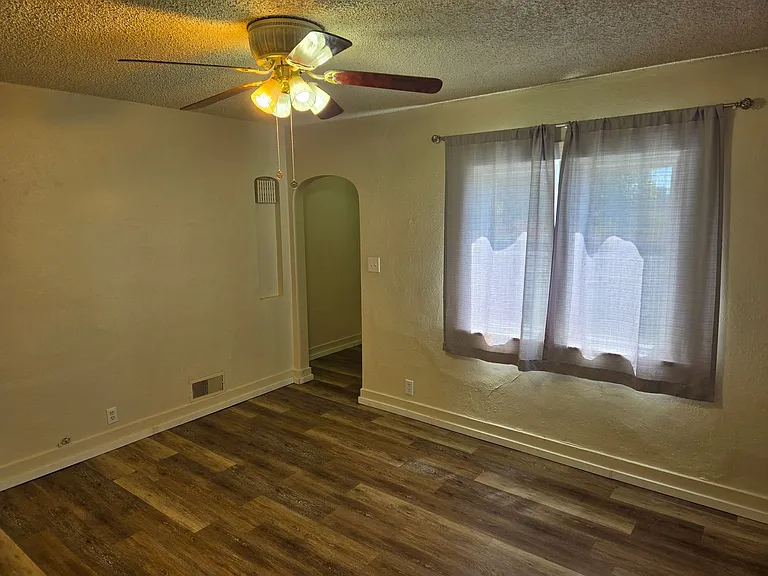 1417 E Wellesley Ave — Photo 4