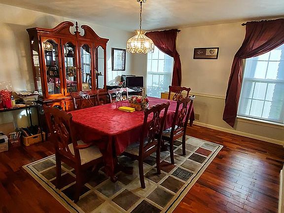 3rd image of 5796 Glen Ora Dr