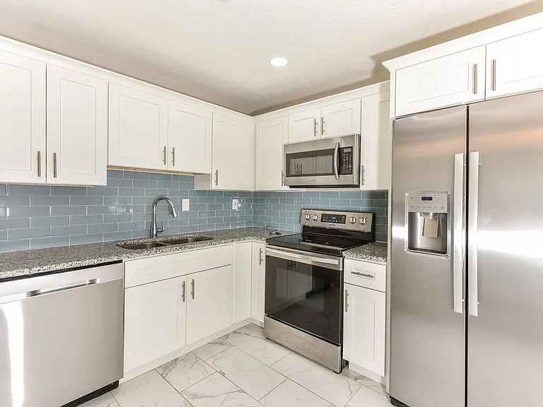 2145 Atkinson Ln — Photo 7