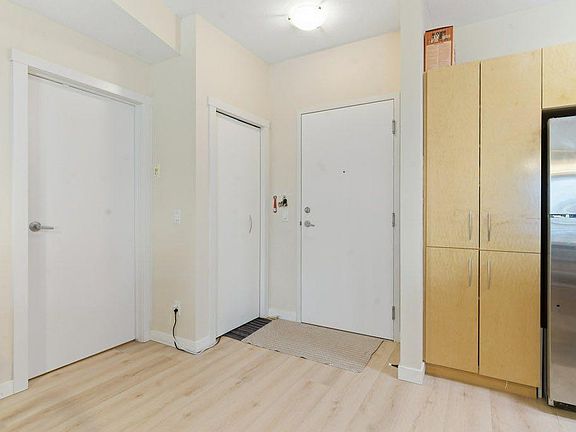 4th image of 69 E Springborough Ct SW #210