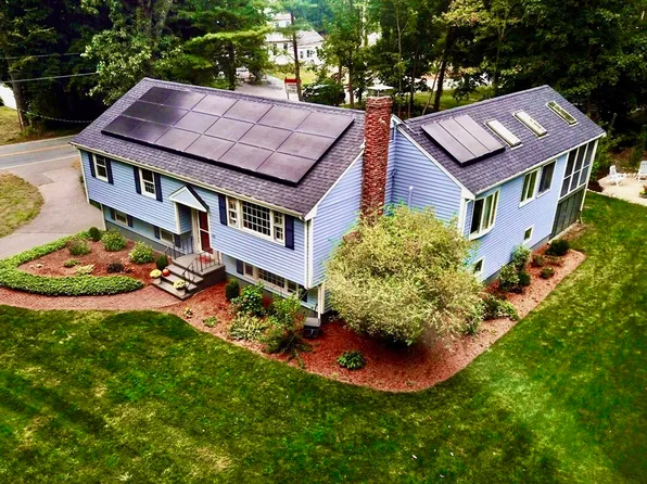 42 N High St, Foxboro, MA 02035