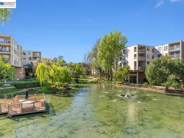 430 N Civic Dr APT 208, Walnut Creek, CA 94596