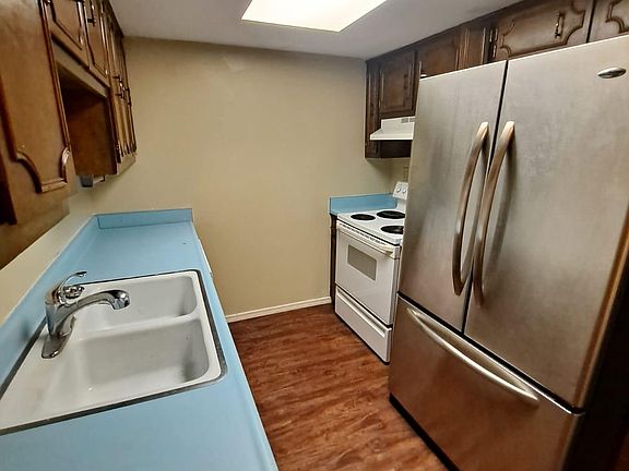 3rd image of 7116 Larksong St