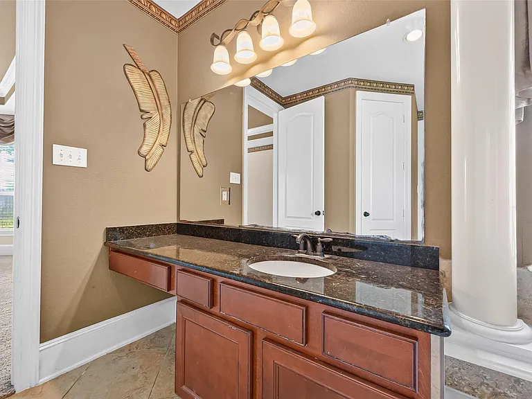 9735 Lansing Meadows Dr — Photo 26