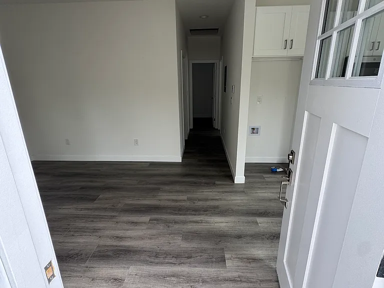 1525 Redondo Ave #D — Photo 2