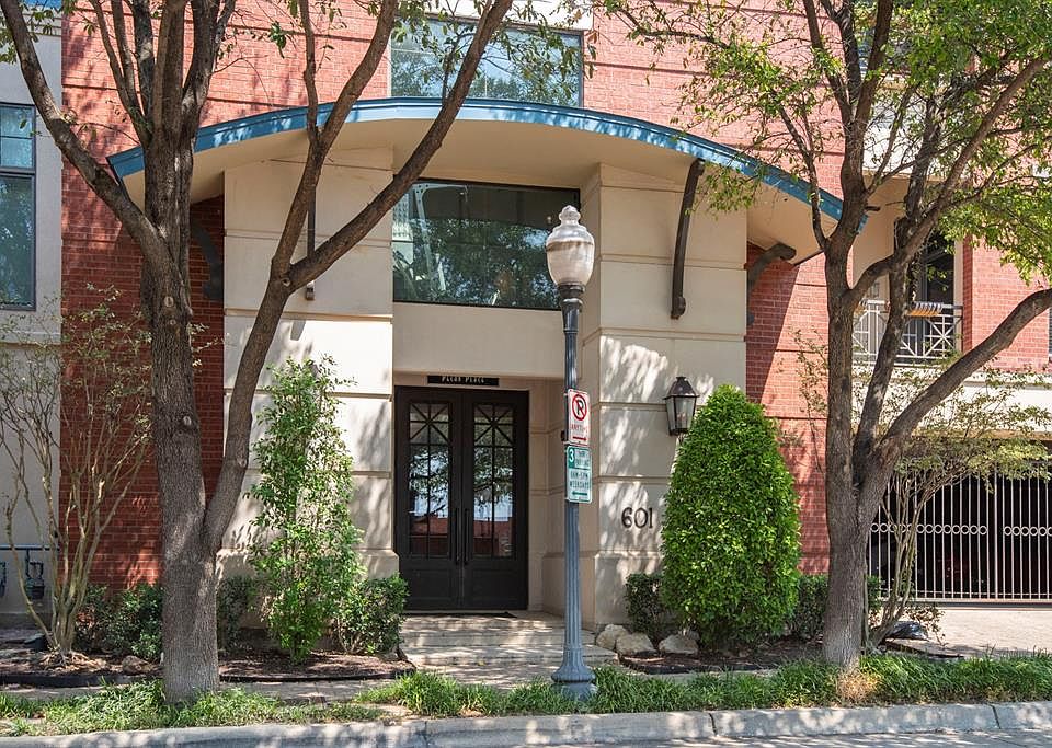 1st image of 601 E 1st St APT 420