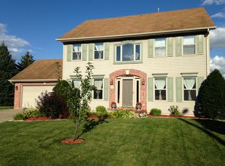 717 Woodbridge Trl, Watertown, WI 53094