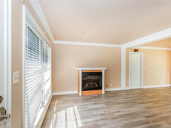 3rd image of 871 Lake McGregor Dr