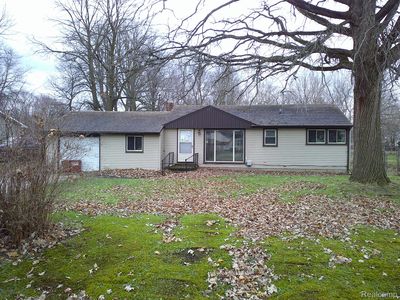6190 Surrey Ln, Burton, MI, 48519