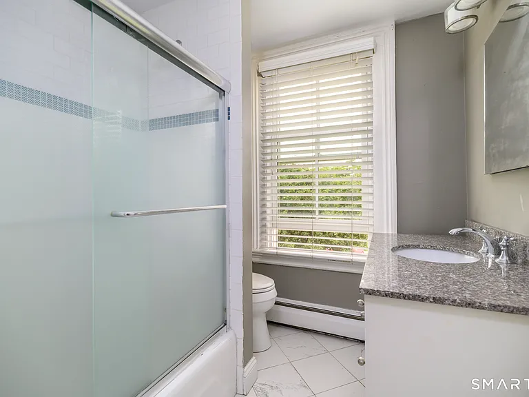 18 Elm Tree Pl #2 — Photo 12