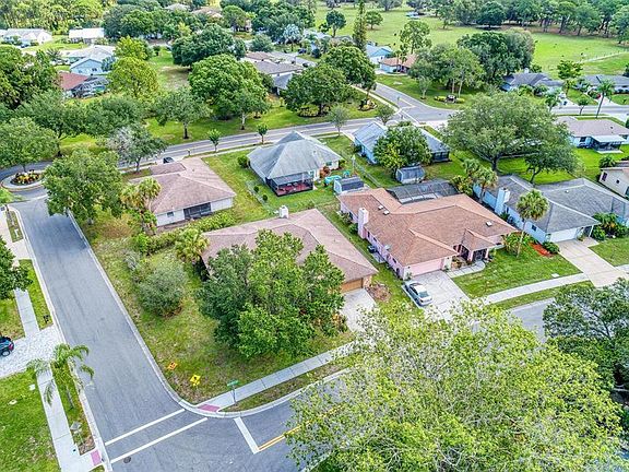 2nd image of 1645 Bay Hill Cir