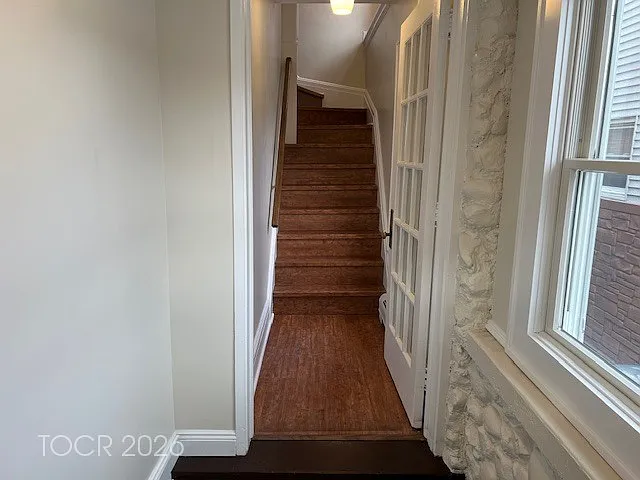 Building Photo - 324 2nd St #2
