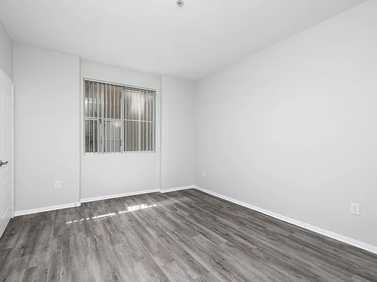 7044 Lanewood Ave — Photo 78