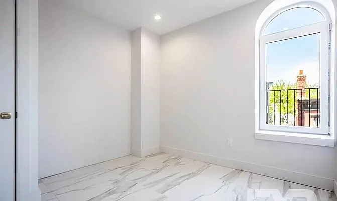 Rented by EXR | media 46