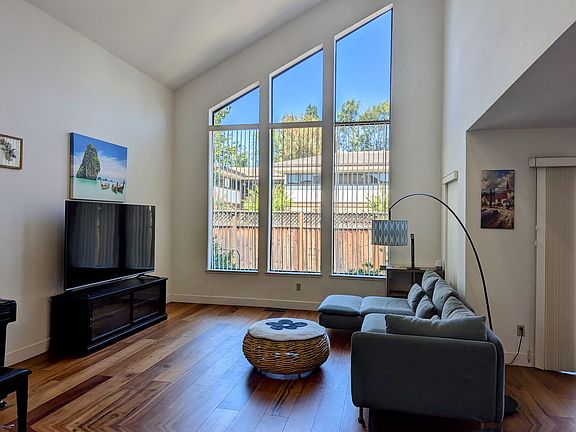 2nd image of 1134 Trevino Ter