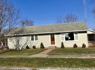 380 E Broadway St, Ipava, IL 61441