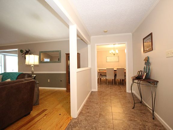 4th image of 2824 Clayton Dr