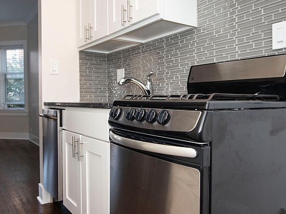 2nd image of 646-48 W Roscoe St #646-3N