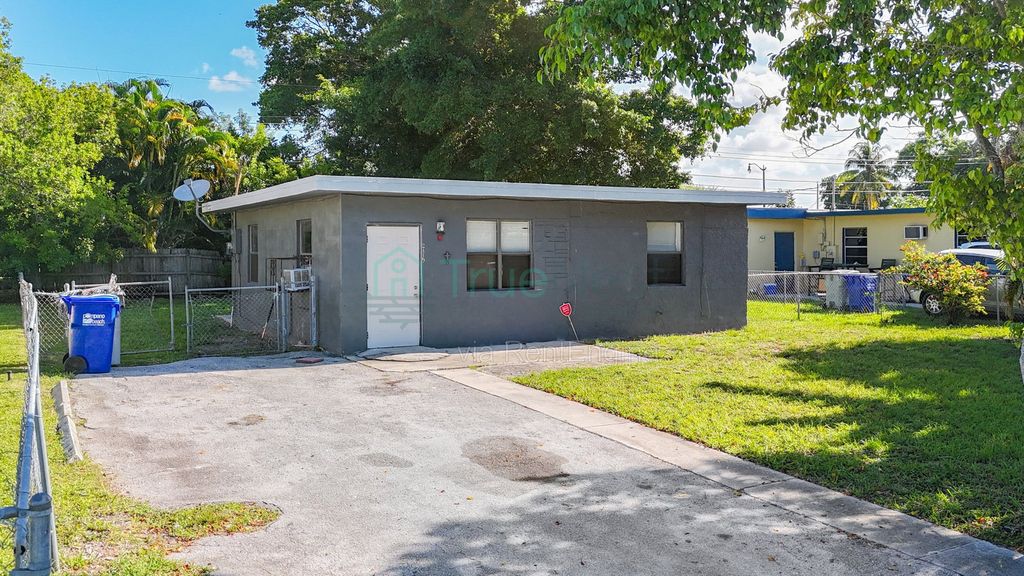 2419 NW 6th Ct, Pompano Beach