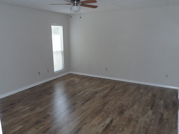 4th image of 11355 Shovler Ct