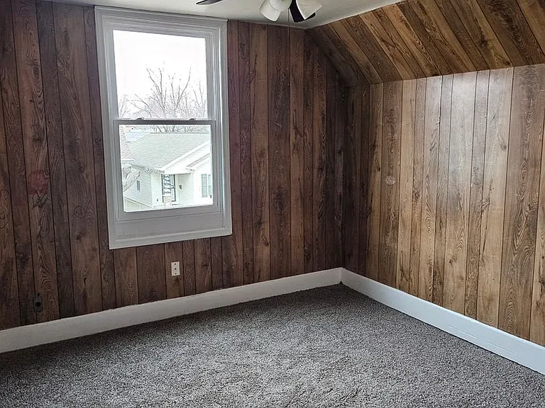707 E Iowa St — Photo 4