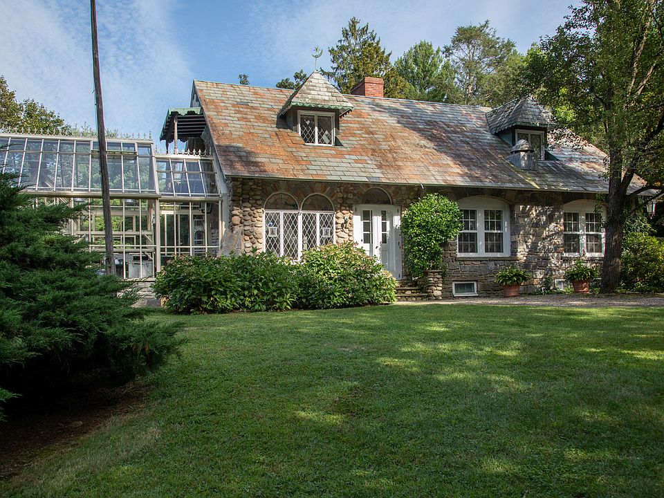 260 Middlesex Avenue