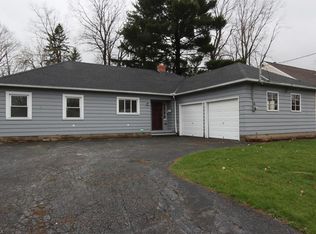 180 Greencroft Rd, Bedford, OH 44146