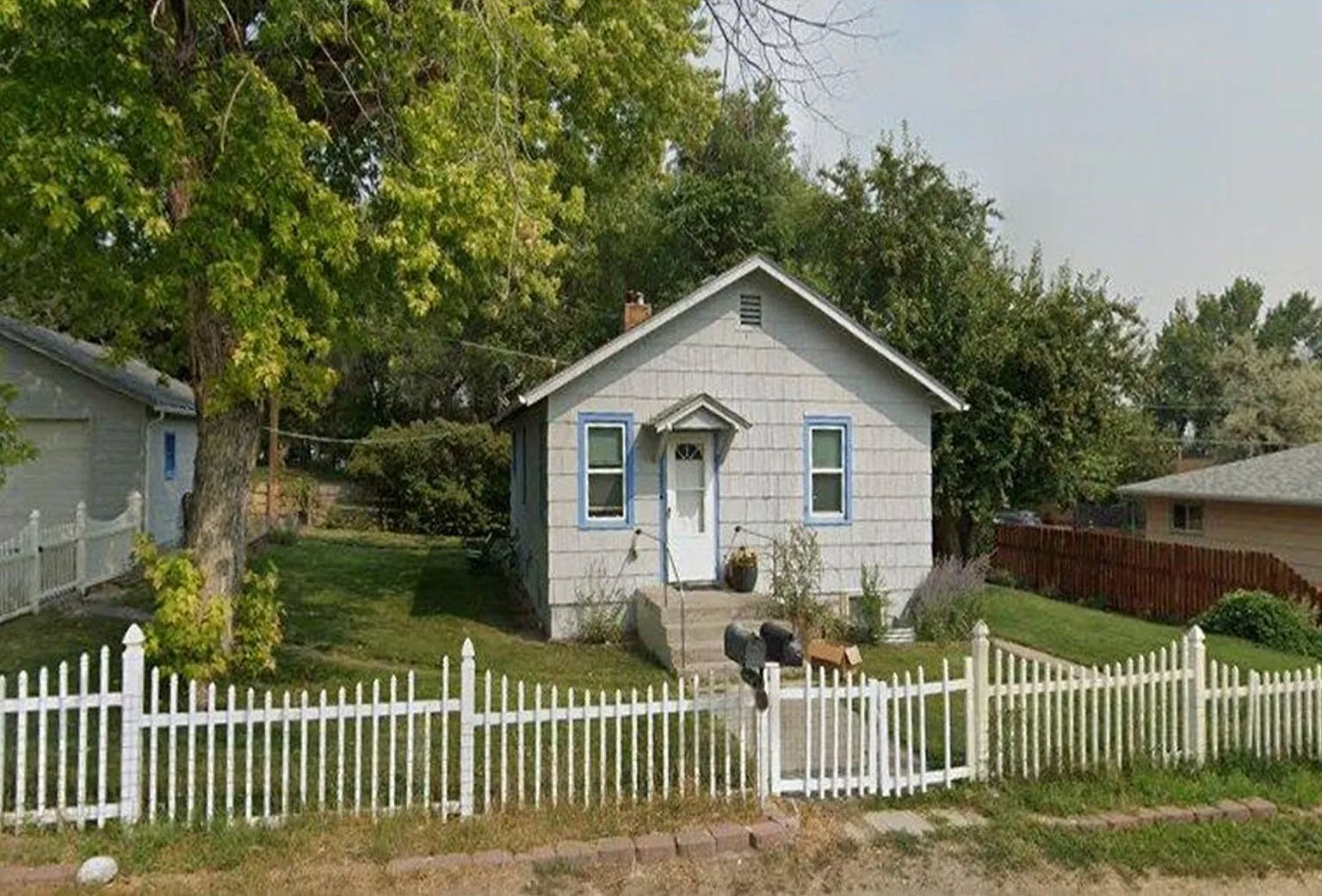 1103 - 1103 1/2 Sunnyside — Photo 1
