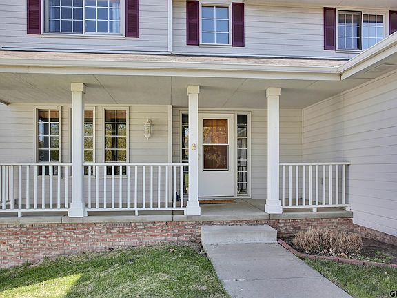 2nd image of 2105 Pilgrim Dr