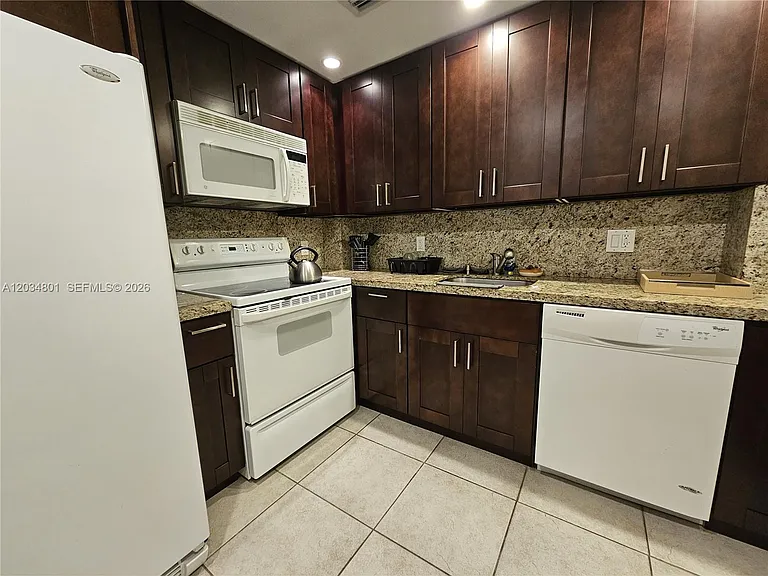 1980 S Ocean Dr #6J — Photo 11