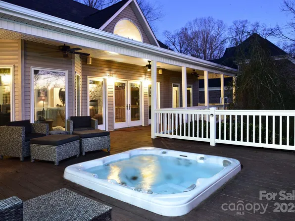 17955 Margie Ln, Norwood, NC 28128