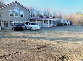 99 Avenue Rd, Wales, ME 04280