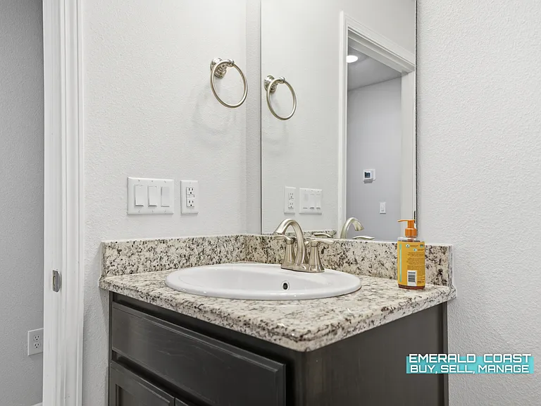 217 Baycliff Dr — Photo 29