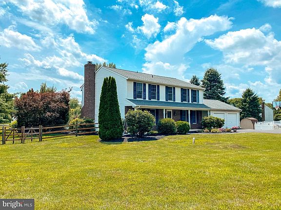 4th image of 3004 Cardinal Ln