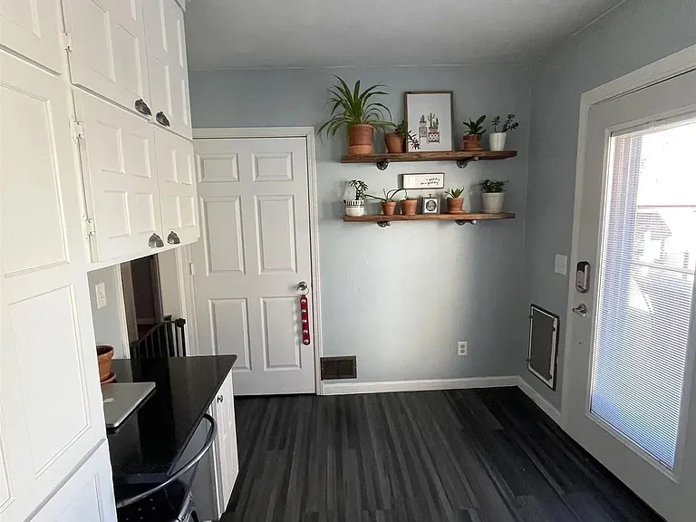 1531 Main St S — Photo 16