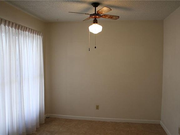 4th image of 533 Centennial Dr