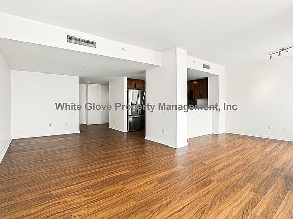 4th image of 400 W Ocean Blvd Unit 1604