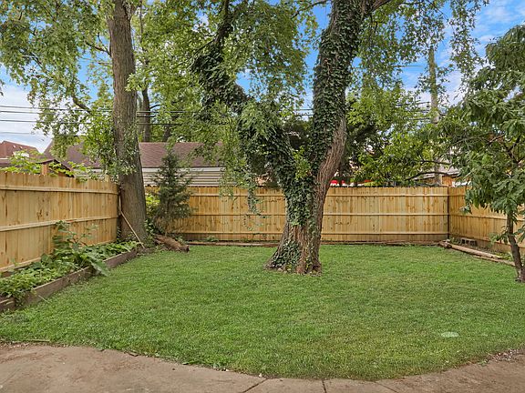 4th image of 1339 Willow Ave