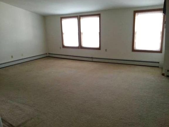4th image of 401 Whitney Ave APT 14