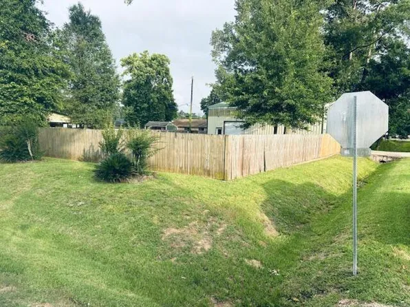 802 Fall Creek Dr, Huffman, TX 77336