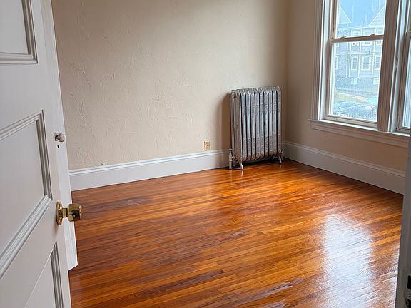 3rd image of 28 Aspinwall Rd #2