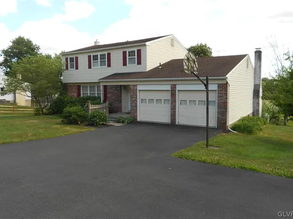 8 Barrel Run Rd, Quakertown, PA 18951