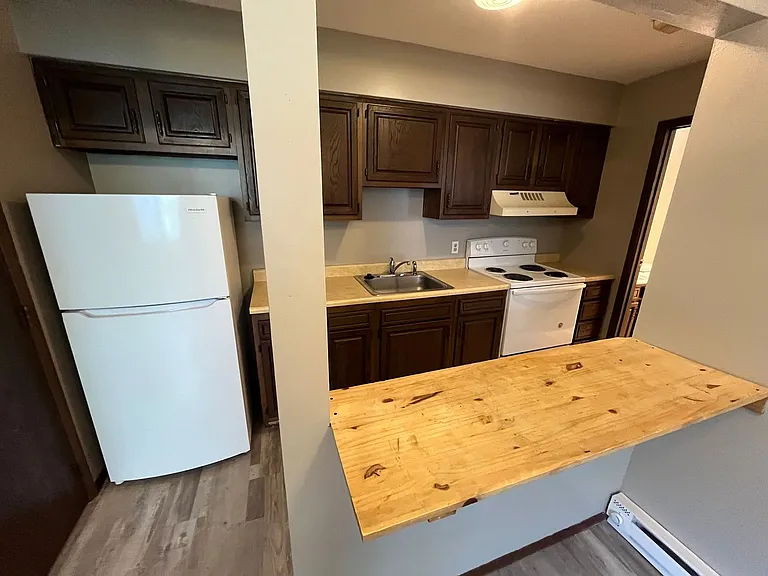 York Villa Apartments — Photo 19