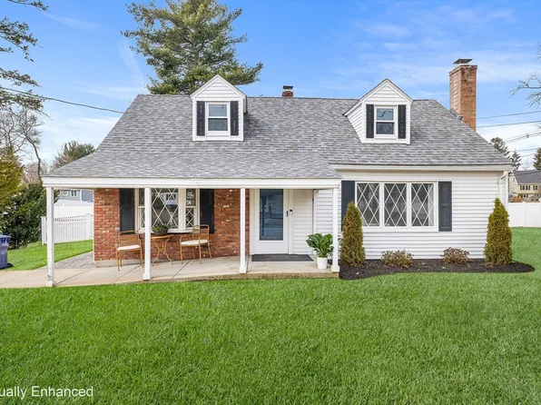 11 Hathaway Rd, Wilmington, MA 01887