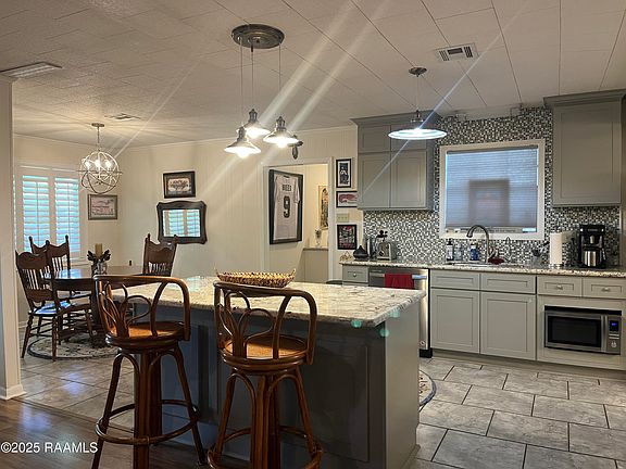 5th image of 207 Highland Dr